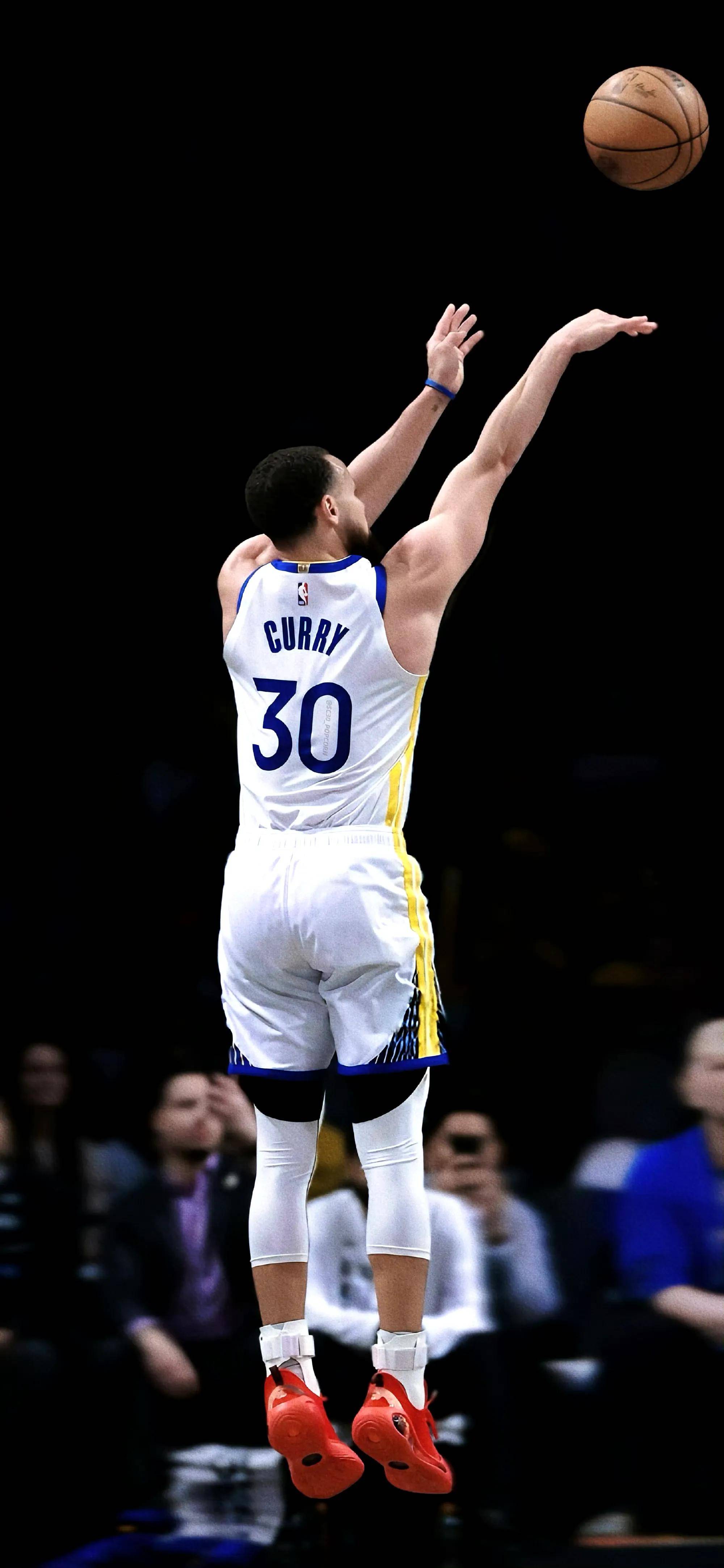 孔蒂：祝贺球员们，必须对他们说谢谢、谢谢、再谢谢（孔蒂：向球员们表示祝贺，我要对他们说三声“谢谢”）