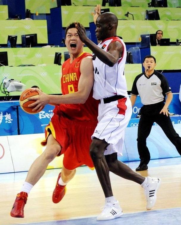 2025／26赛季英超：北伦敦德比变病床德比！阿森纳热刺上演终极残阵对决（2025／26英超北伦敦德比成伤病大战，阿森纳与热刺以残阵死磕）