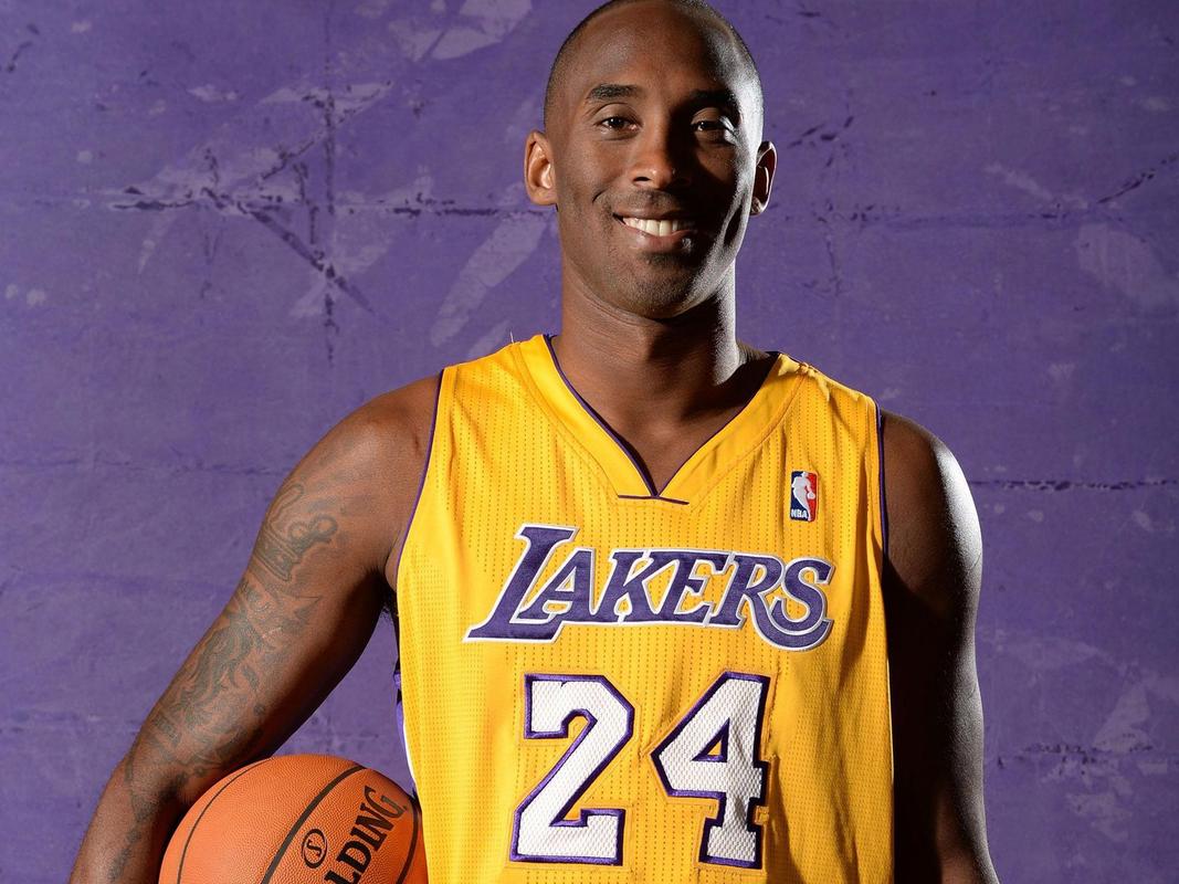 冲击篮筐！文班亚马登场后强攻不中 但巴恩斯补篮打停尼克斯（文班亚马登场强突未果，巴恩斯跟进补篮逼停尼克斯）