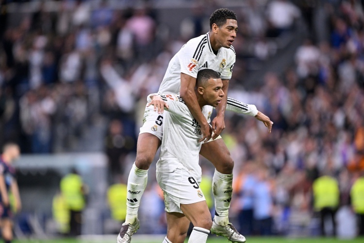 李嗣镕：在场上一点也不紧张，就想为津门虎队奉献自己的全部（李嗣镕：比赛毫不紧张，只想为津门虎队倾尽全力）