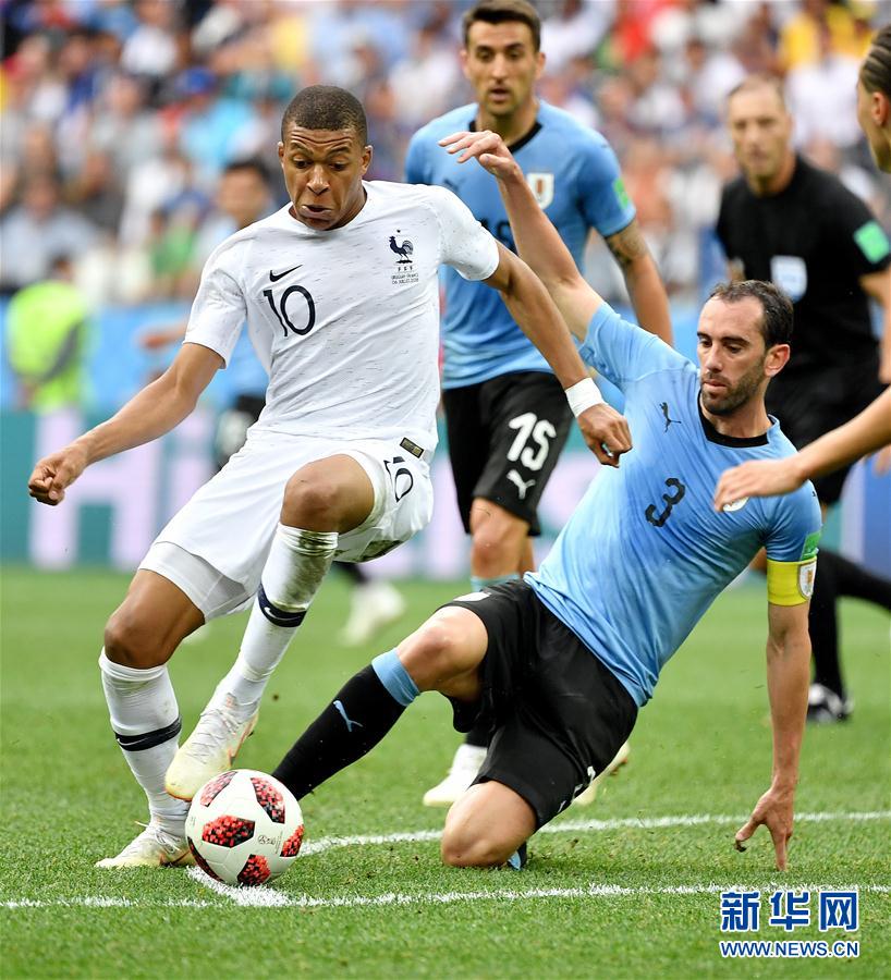 逆袭称王，苏超泰州队获2025微博竞燃之夜年度全民闪耀运动队（黑马封王！苏超泰州队荣膺2025微博竞燃之夜年度全民闪耀运动队）