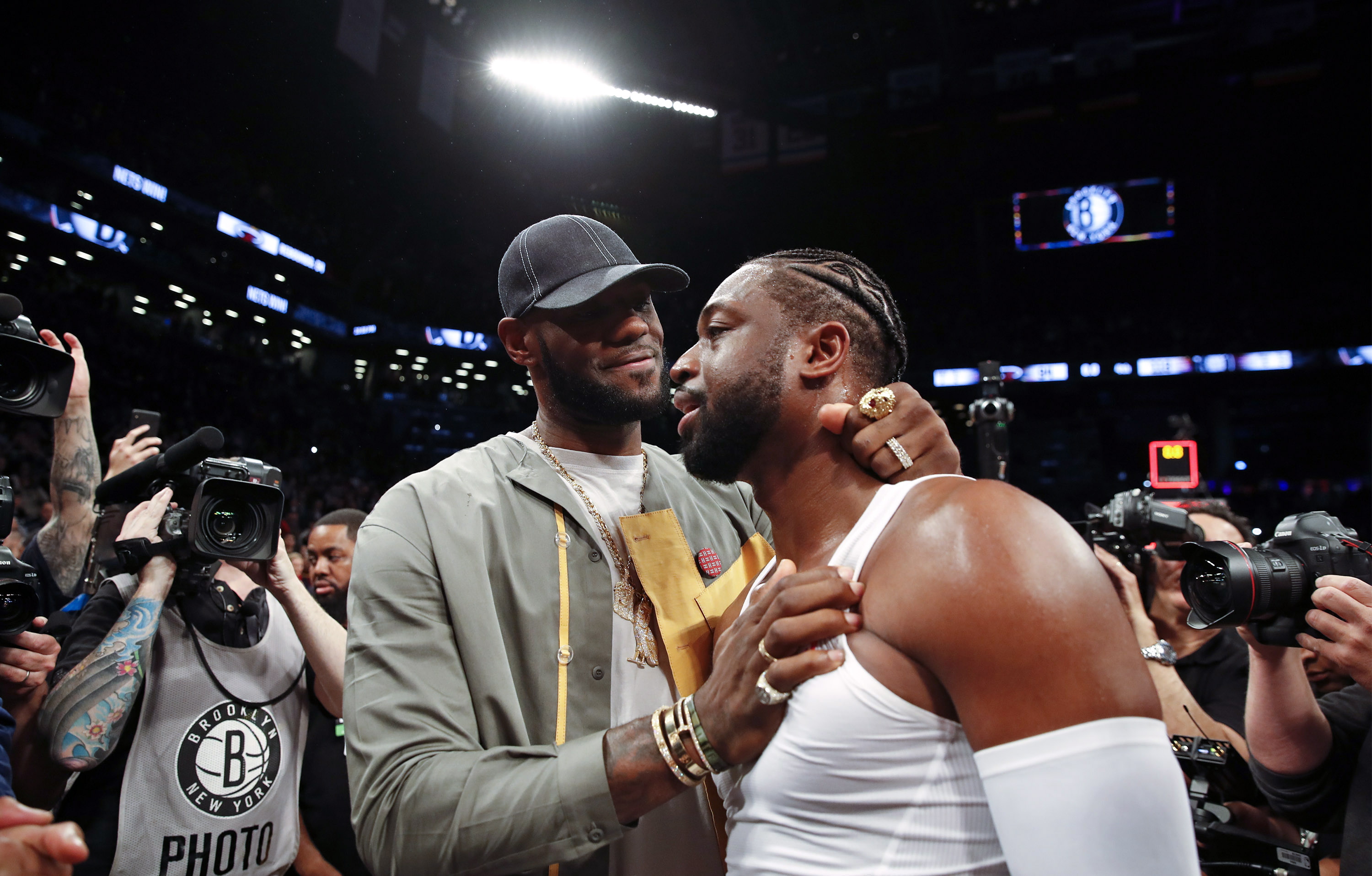 从漏头就秒变路边一条？（发际线一露，瞬间像路边款？）