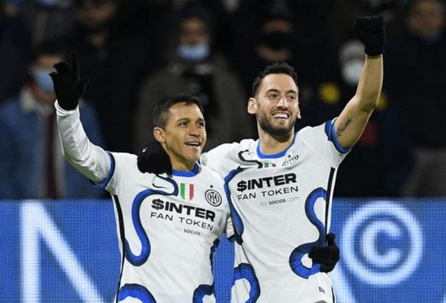 詹姆斯：防守需要五人步调一致 始终保持最高水平的沟通（詹姆斯：防守需五人同频协作，沟通必须始终保持最高水准）